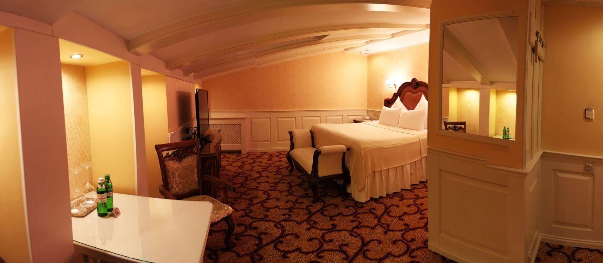 Ministerium Hotel Odessa Luaran gambar